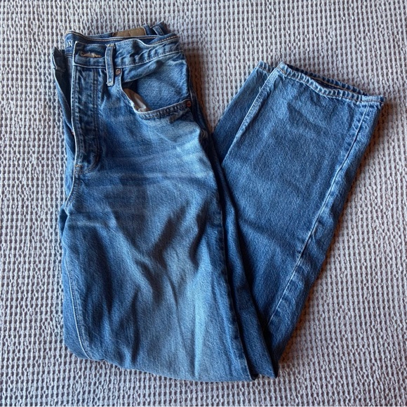 AE Mom Jeans - Picture 1 of 4